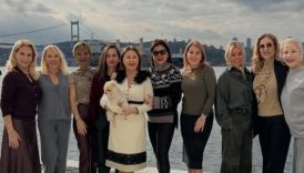 fulya nayman yakin dostlarini bogaz manzarali yalisinda kahvaltida agirladi ZRNFemS3