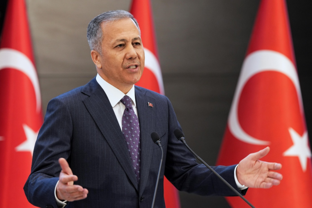 icisleri bakani ali yerlikaya acikladi son 25 yilda 100 bin 509 kisi uyusturucudan tutuklandi ZF8CI6OV