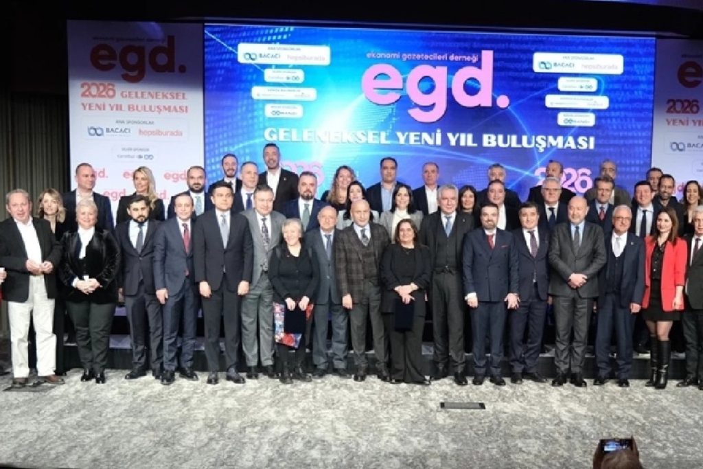 is dunyasi ve ekonomi basini istanbulda yeni yil bulusmasinda bir araya geldi MNtcMWEX