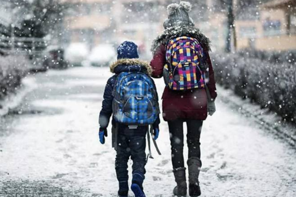 istanbulda beklenen olumsuz hava kosullari nedeniyle okullar tatil edildi 1l6jQycb