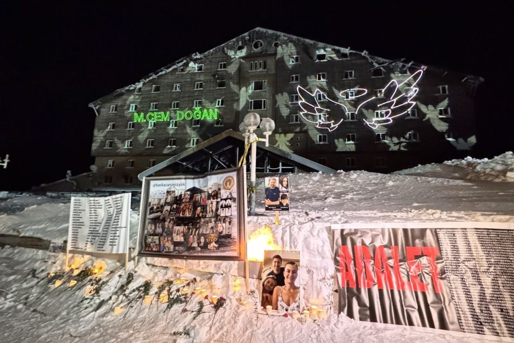 kartalkayadaki grand kartal otel yangininin acisi hala taze dun gece hayatini kaybedenler anildi cl2sNUXT