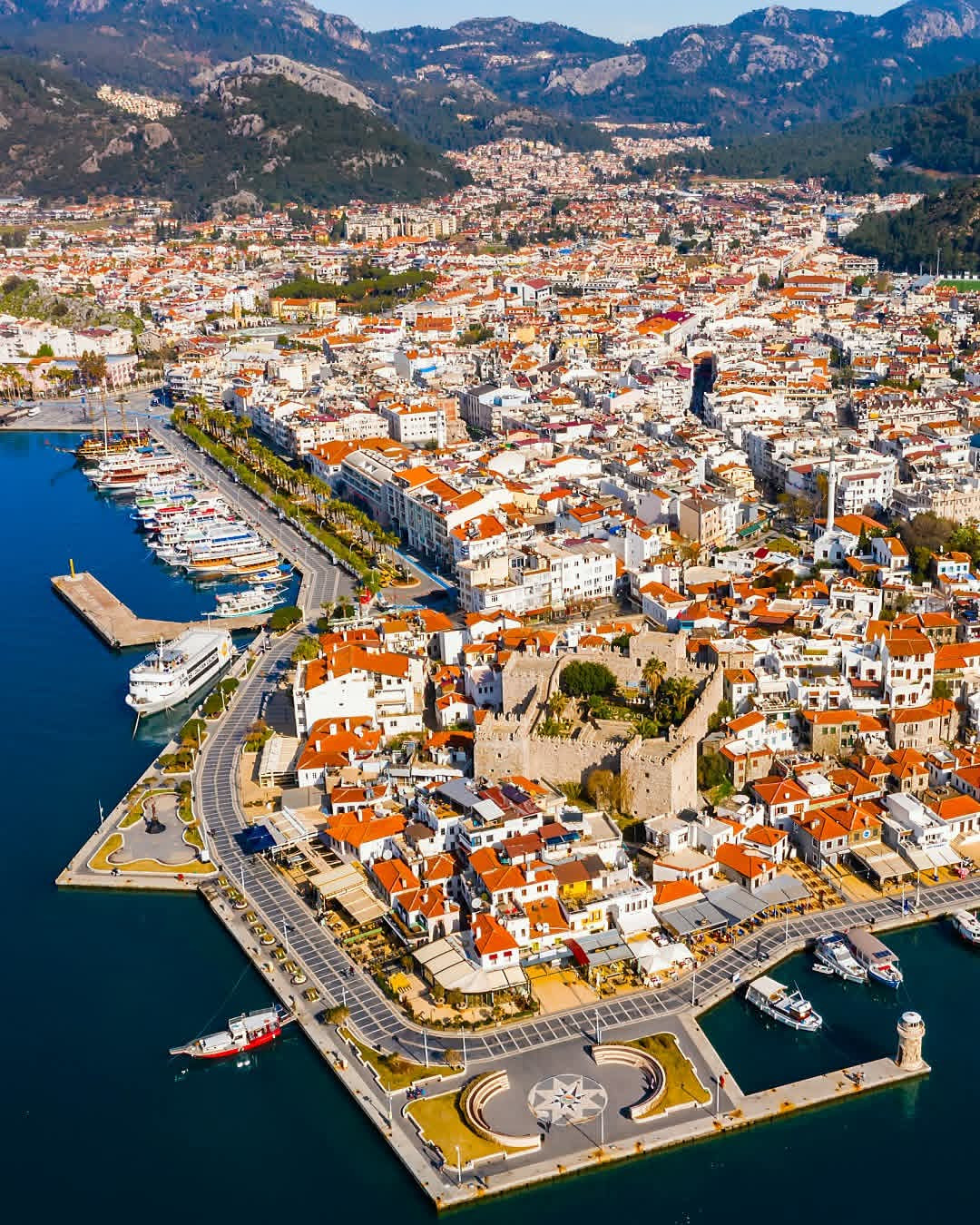 kenan evrenin villasiyla unlenen marmarisin armutalan mahallesinde icralik 62 daire 151 milyon 900 bin wEjkuFhi