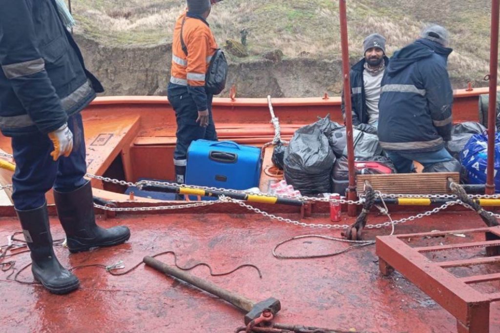 kerc bogazinda turk gemisi karaya oturdu EiujDNEN