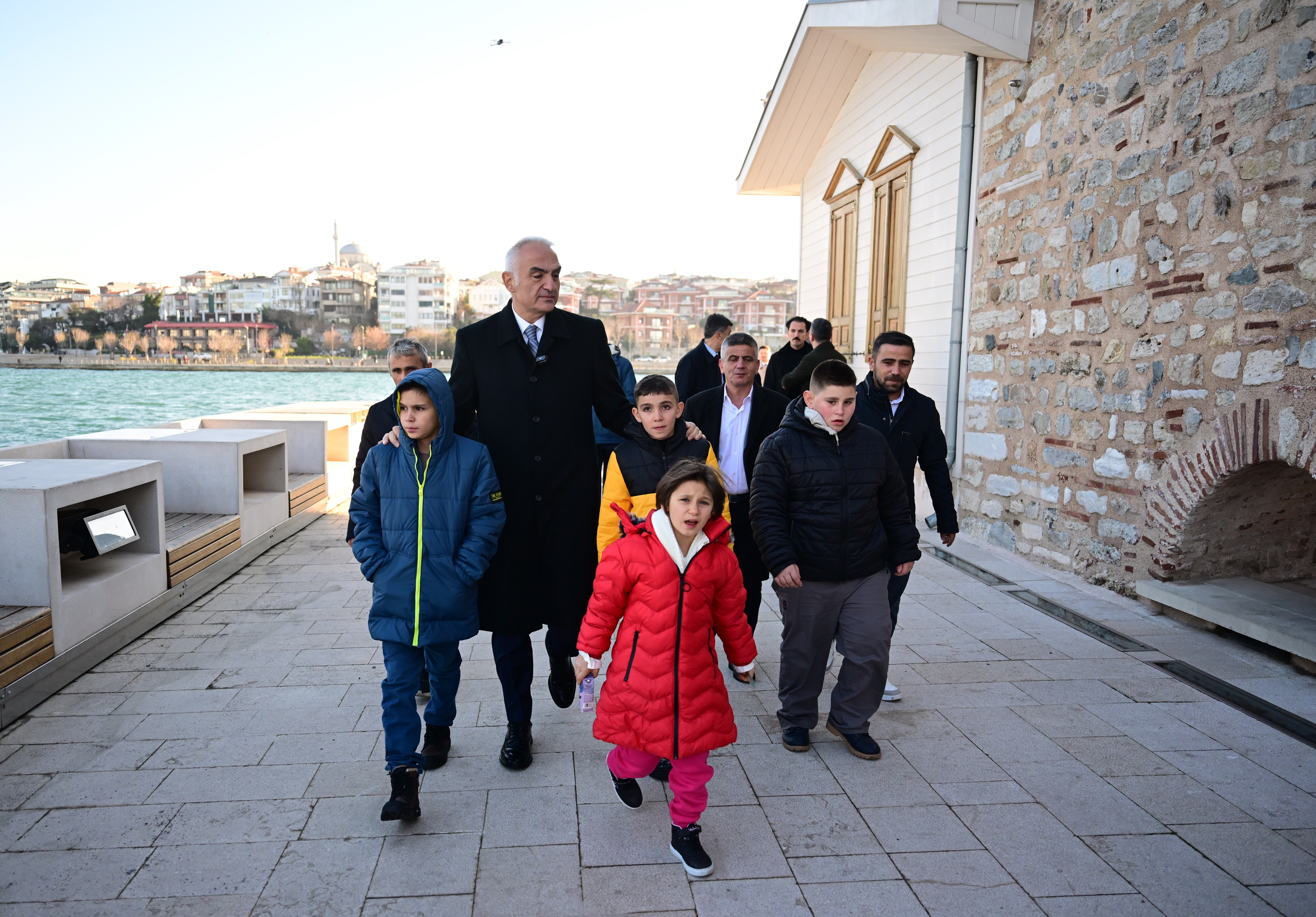 kultur ve turizm bakani ersoy kardan kizkulesi yapan cocuklari istanbulda agirladi 1 v7THIbJP