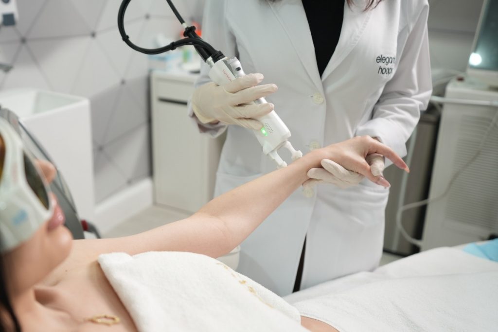 lazer epilasyon islemi sirasinda yanan 17 yasindaki genc kizin sik yetiyle isletme sahipleri hakim karsisina pMxern4X