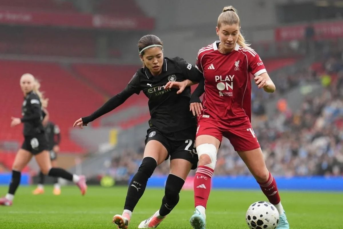 liverpool kadinlar takiminin oyuncusu marie hobingere ic camasirinin fotograflarini gonderen milyoner yatirimci mangal dalala S1Ppa24J