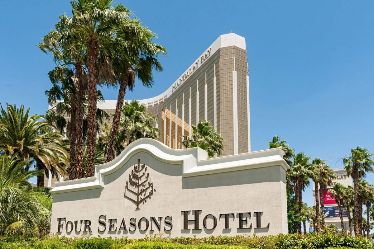 Lüks otel devi Four Seasons'ın yönetim kuruluna, moda dünyasının deneyimli isimleri Roberto Eggs ve Angelica Cheung katıldı 1 luks otel devi four seasonsin yonetim kuruluna moda dunyasinin deneyimli isimleri roberto eggs ve UQFaC2kR