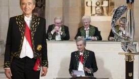 lvmhnin sahibi bernard arnault fransiz akademisinin olumsuzler kulubune girdi x4dd9aX3