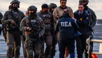 mahkemeye cikarilan maduro kendisini venezuela devlet baskani olarak tanitti ve savas esiri oldugunu soyledi rMk8j6jD