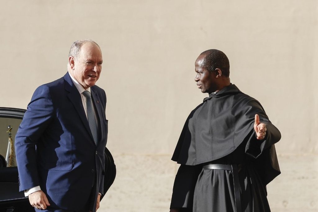 monako prensi 2inci albert papa 14uncu leo ile gorusmek uzere vatikanda Vjwa23Ev