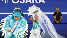 naomi osakanin ilginc kostumu avustralya acika damga vurdu eIr2w4tv