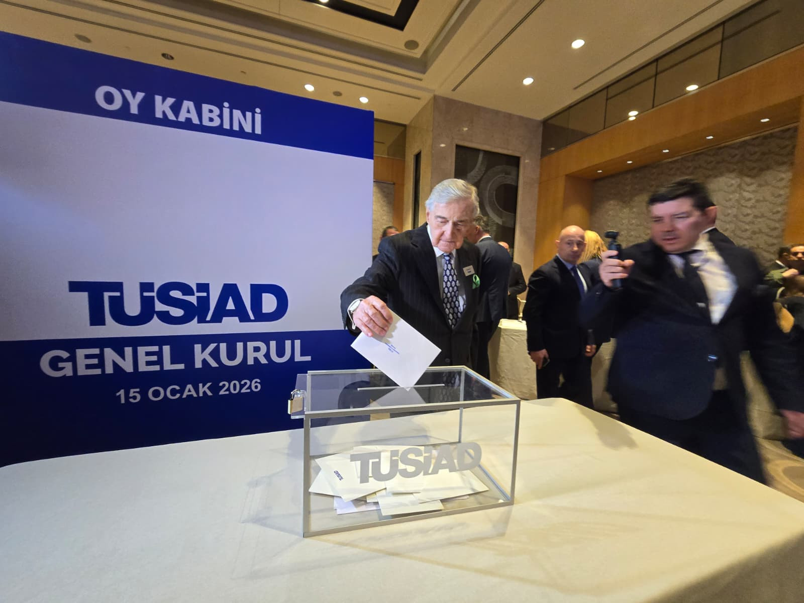 nazim hikmetin dizelerinin damga vurdugu bir patronlar kulubu tusiadin genel kurulundan notlar 1 7tC89aHl