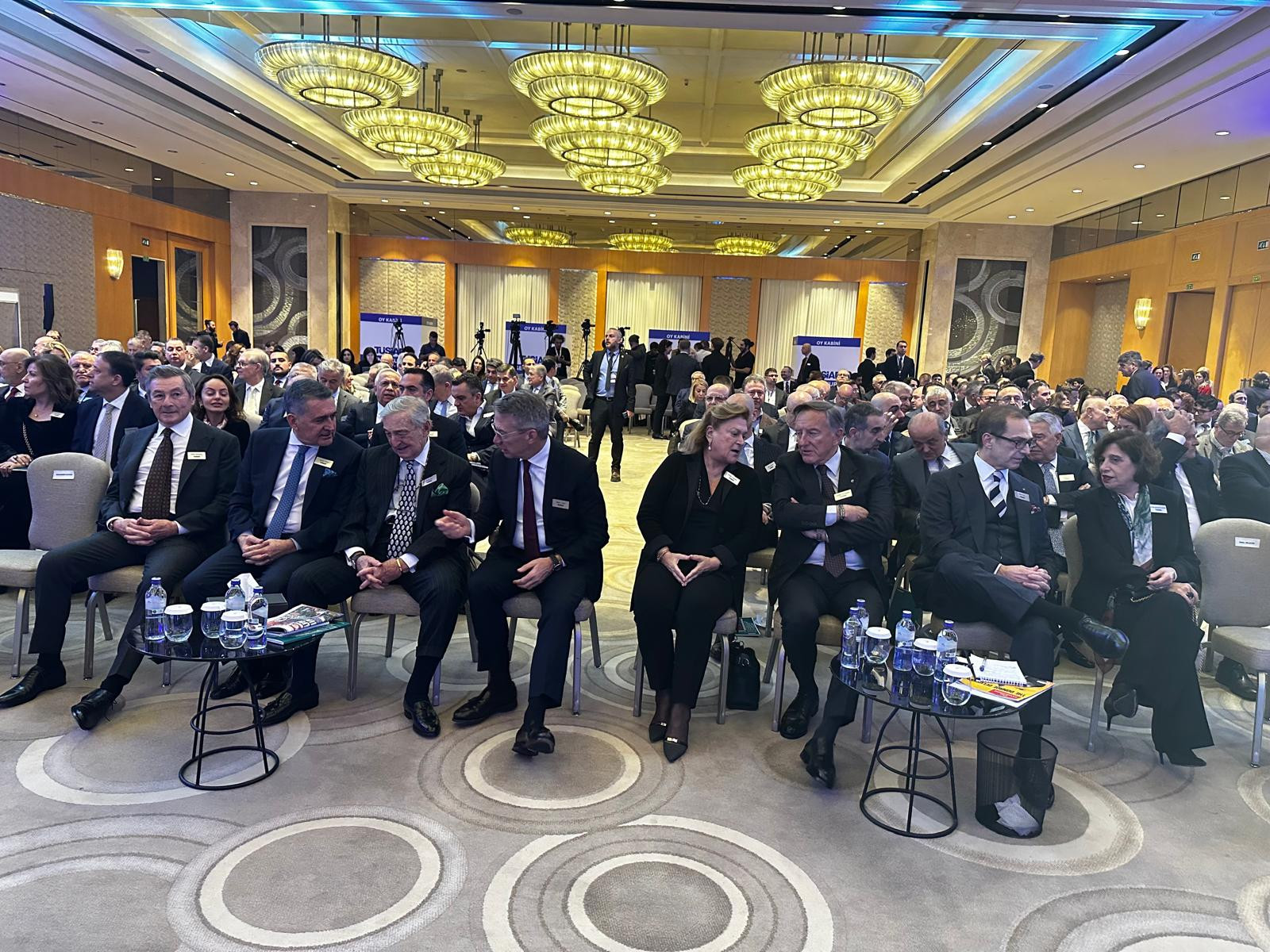 nazim hikmetin dizelerinin damga vurdugu bir patronlar kulubu tusiadin genel kurulundan notlar 2 WKMFnsCG