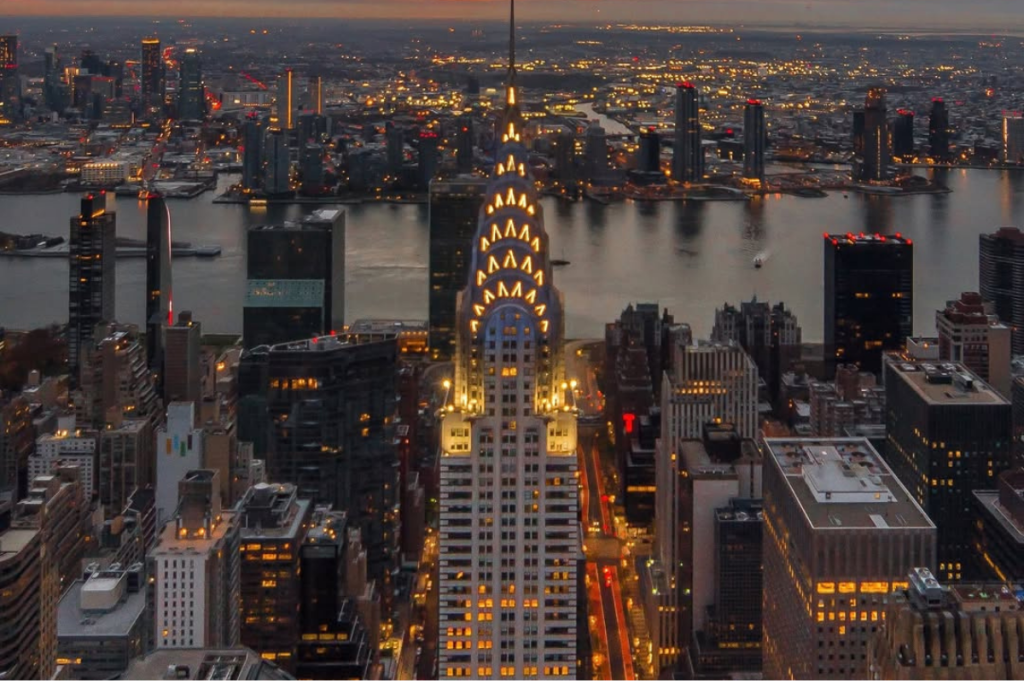 new yorkun simgelerinden 318 metre yuksekligindeki chrysler binasi satilik fakat alici yok zTNSbDFQ