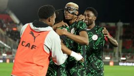 Nijerya’nın farklı galibiyetine Osimhen–Lookman kavgası damga vurdu 11 nijeryanin farkli galibiyetine osimhenlookman kavgasi damga vurdu SQ7a6CVA