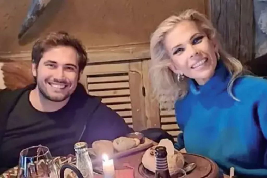 nilgun sipahioglunun oglu emir delikan ile bruksel keyfi EKkCsGTp