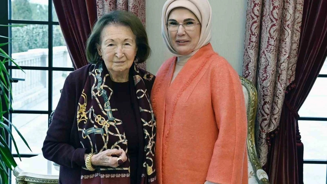 patronlar dunyasi icin 2026nin fotografi cumhurbaskani recep tayyip erdogan emine erdogan rahmi koc ve