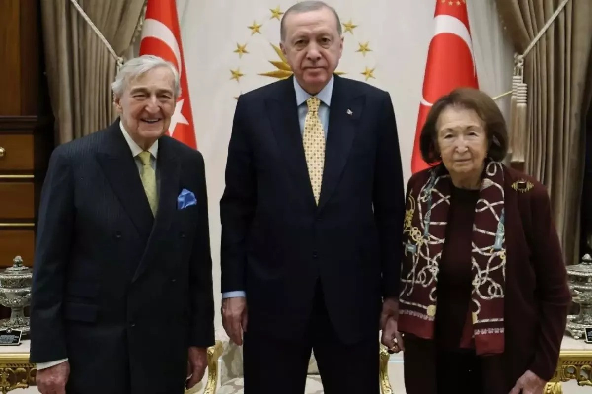 patronlar dunyasi icin 2026nin fotografi cumhurbaskani recep tayyip erdogan emine erdogan rahmi koc ve bKT2MBcU