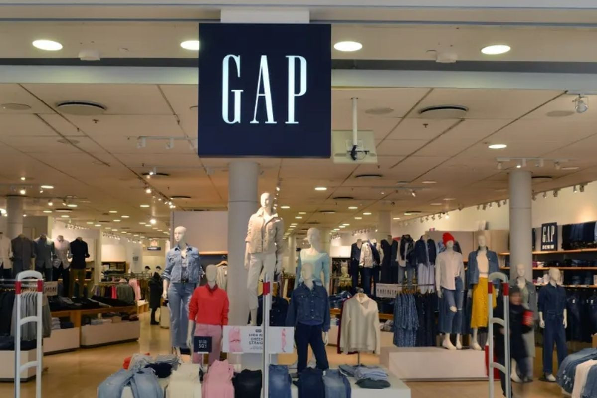 perakendenin onde gelen sirketlerinden gap eglence islerinden sorumlu bir pozisyon yaratti ve basina paramountun 5NOEBvbq