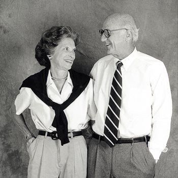 perakendenin onde gelen sirketlerinden gap eglence islerinden sorumlu bir pozisyon yaratti ve basina paramountun