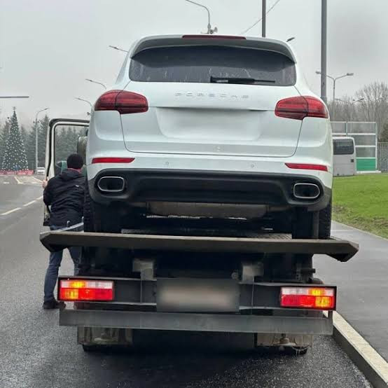 ruslarin ihalara karsi yuruttugu elektronik mucadele ters tepti yuzlerce luks otomobil sinyallerden etkilenip kullanilamaz 9lAYEcvl