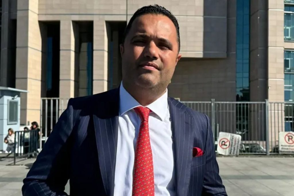 rusvet suclamasiyla tutuklanan rezan epozdemir tahliye edildi UjsguNEj