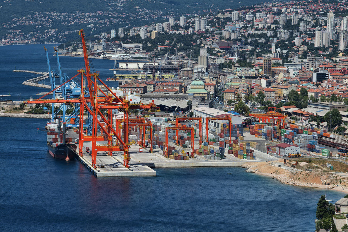 rusyanin esad devrilmeden once askeri us olarak kullandigi tartus limanina turk sirket kuzey star RRJMAzal