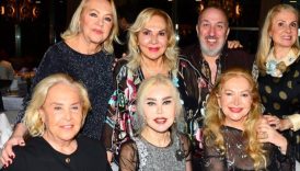 sibel vatandosta yakin dostlarindan dogum gunu surprizi xW7ZfQn8