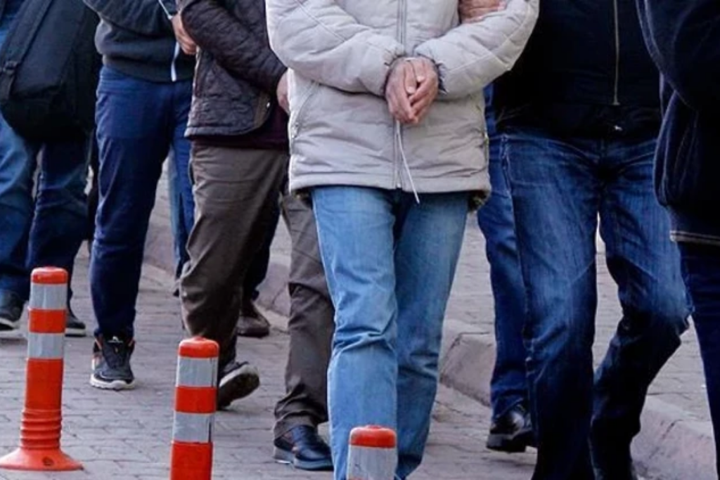 sifir faizli kredi yalaniyla dolandiricilik tuzagi 10 kisi tutuklandi RIAl9WUW