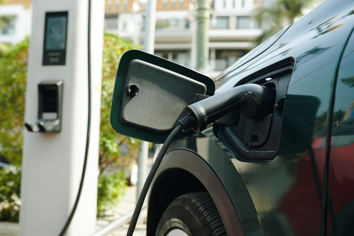 Sıfır otomobil ve hafif ticari araç pazarında tüm zamanların rekoru kırıldı, 1 milyon 368 bin araç satıldı 6 sifir otomobil ve hafif ticari arac pazarinda tum zamanlarin rekoru kirildi 1 milyon 368 VIBIbFDq