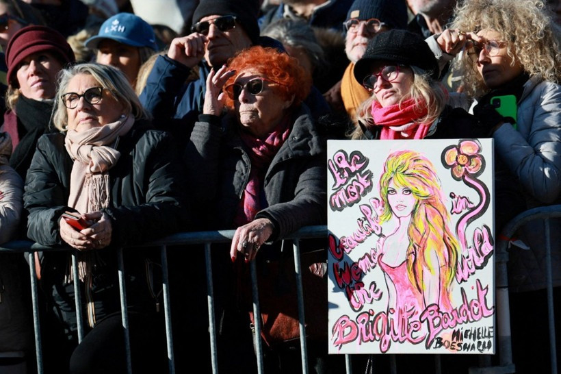 sinemanin en guzel kadini brigitte bardot saint tropezde duzenlenen torenle topraga verildi cenazeye binlerce kisi