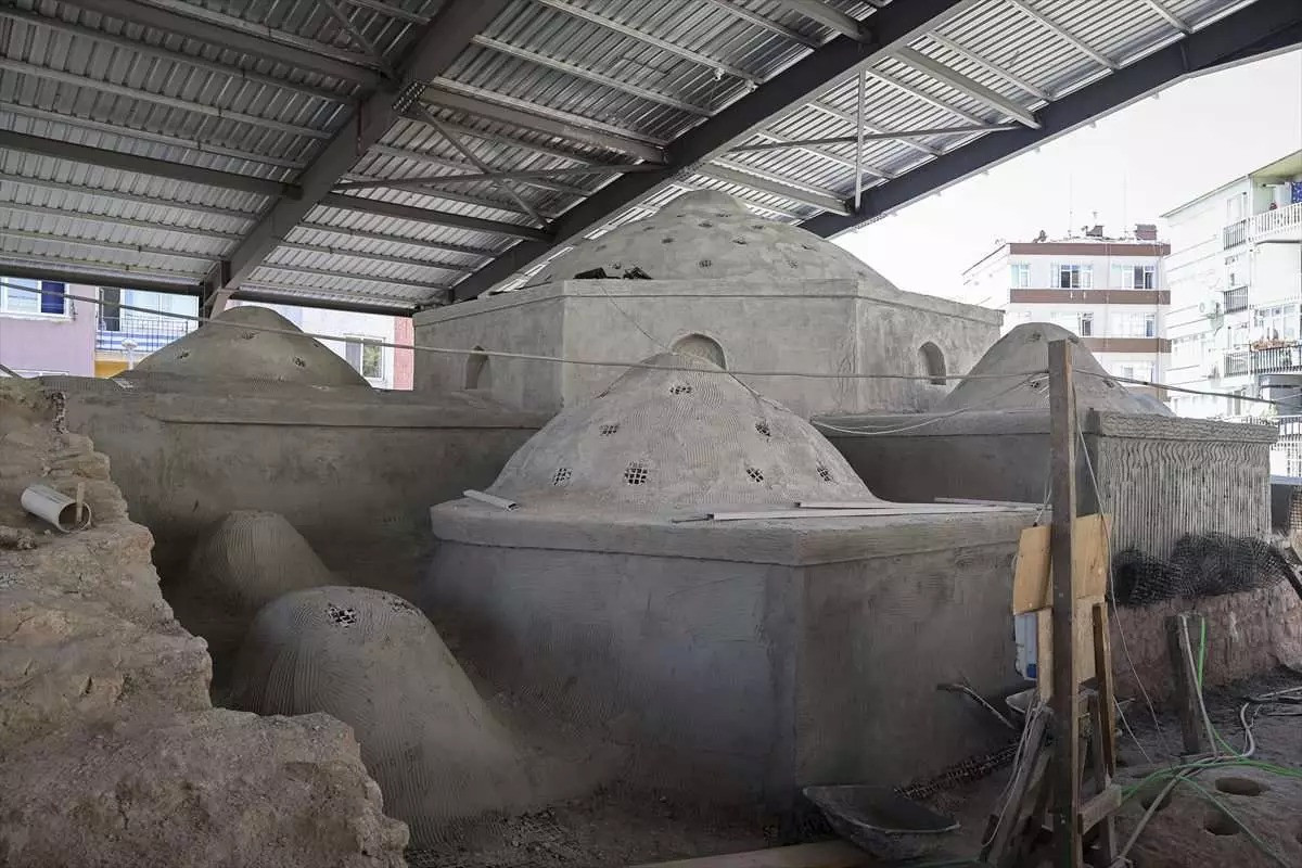 tarihi hurrem sultan ve kizi mihrimah sultana uzanan kismet acan hamam olarak bilinen bostan U1VzcIBj