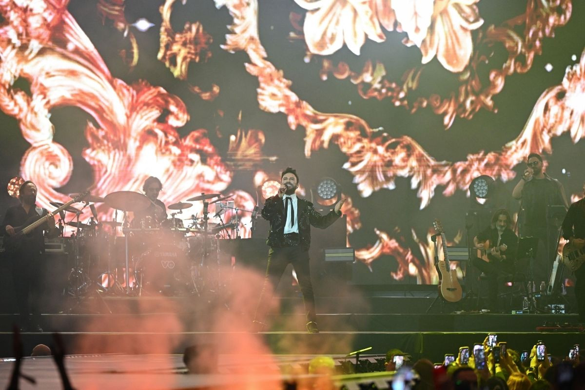 tarkan yaklasik 7 yil aradan sonra istanbulda yeniden sahneye cikti 0