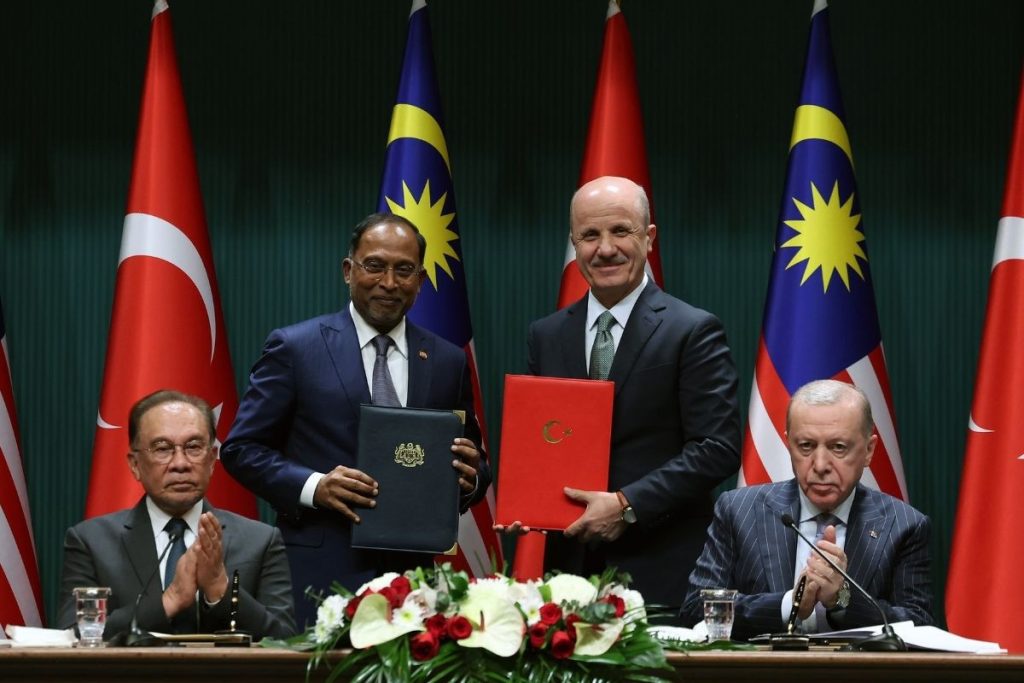 turkiye ile malezya arasinda anlasmalar imzalandi QULpD5SV
