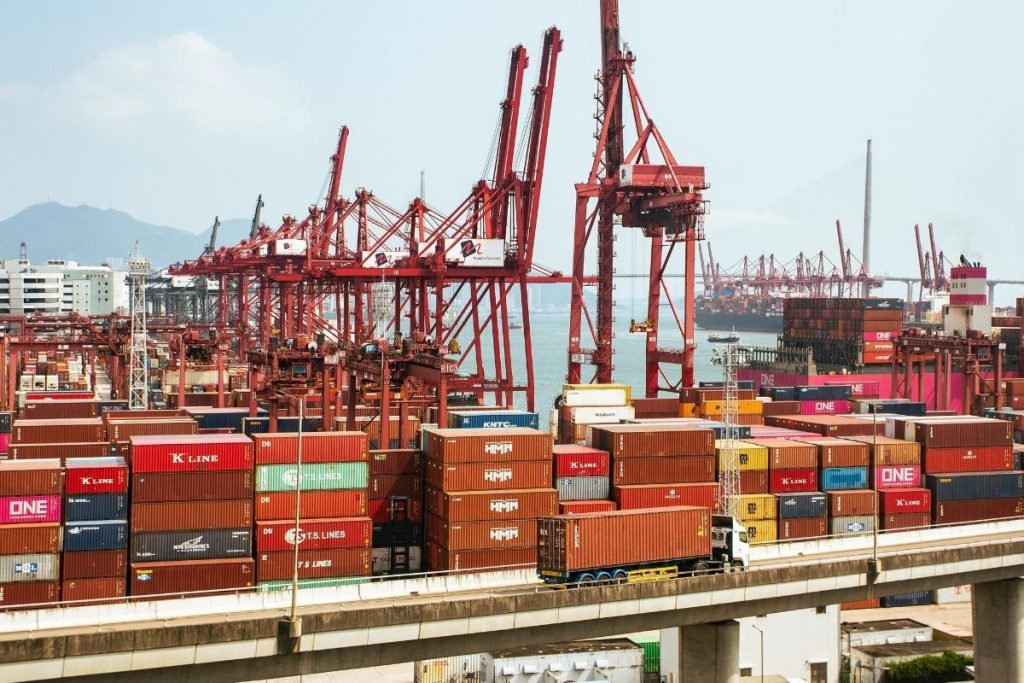 turkiyenin komsularina ihracati 2025te 284 milyar dolari buldu xqrcEj32