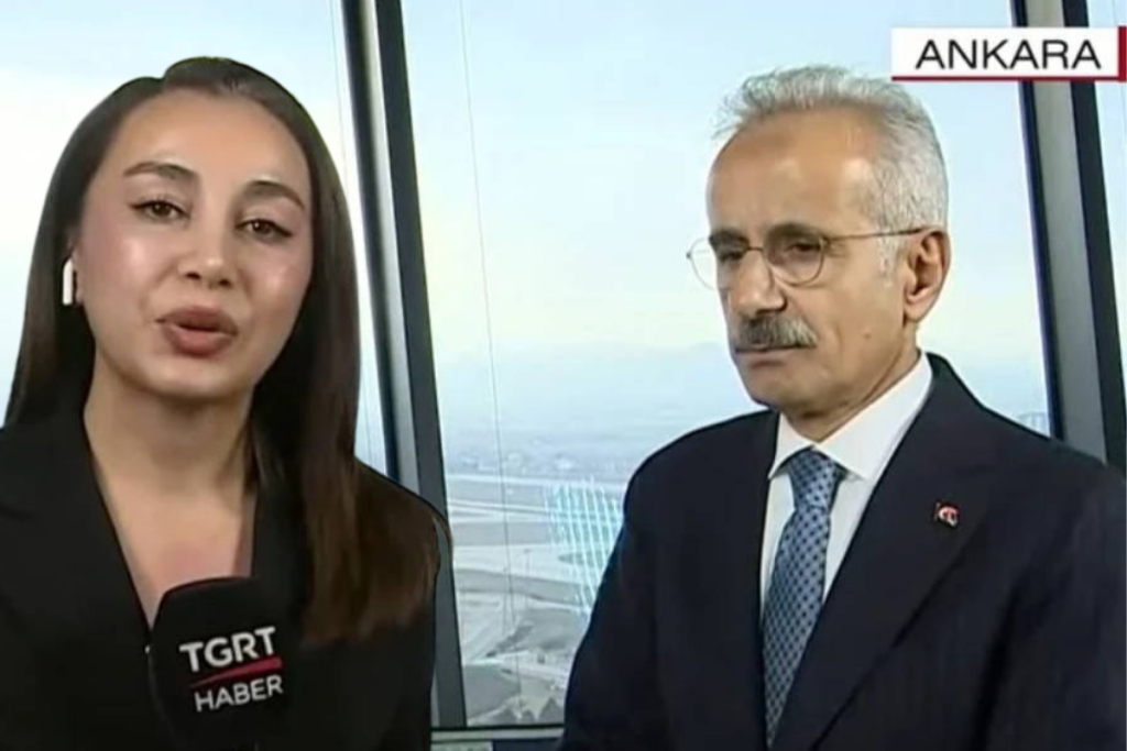 ulastirma ve altyapi bakani abdulkadir uraloglu canli yayinda rahatsizlandi v56y2BEq