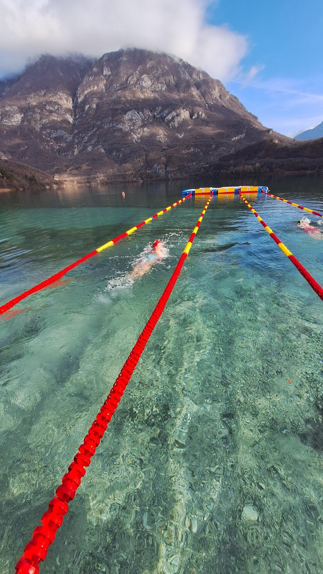 ultra maraton yuzucusu bengisu avci buz yuzmede turkiye rekoru kirdi 0 7ETjBtz2