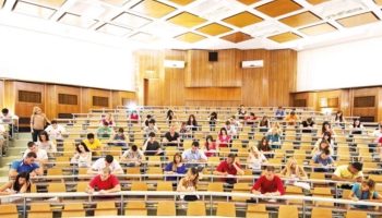 universite diplomasinin is garantisi algisi cokerken yuz binlerce genc kayit yaptirmaktan vazgeciyor 3GBJnCBU