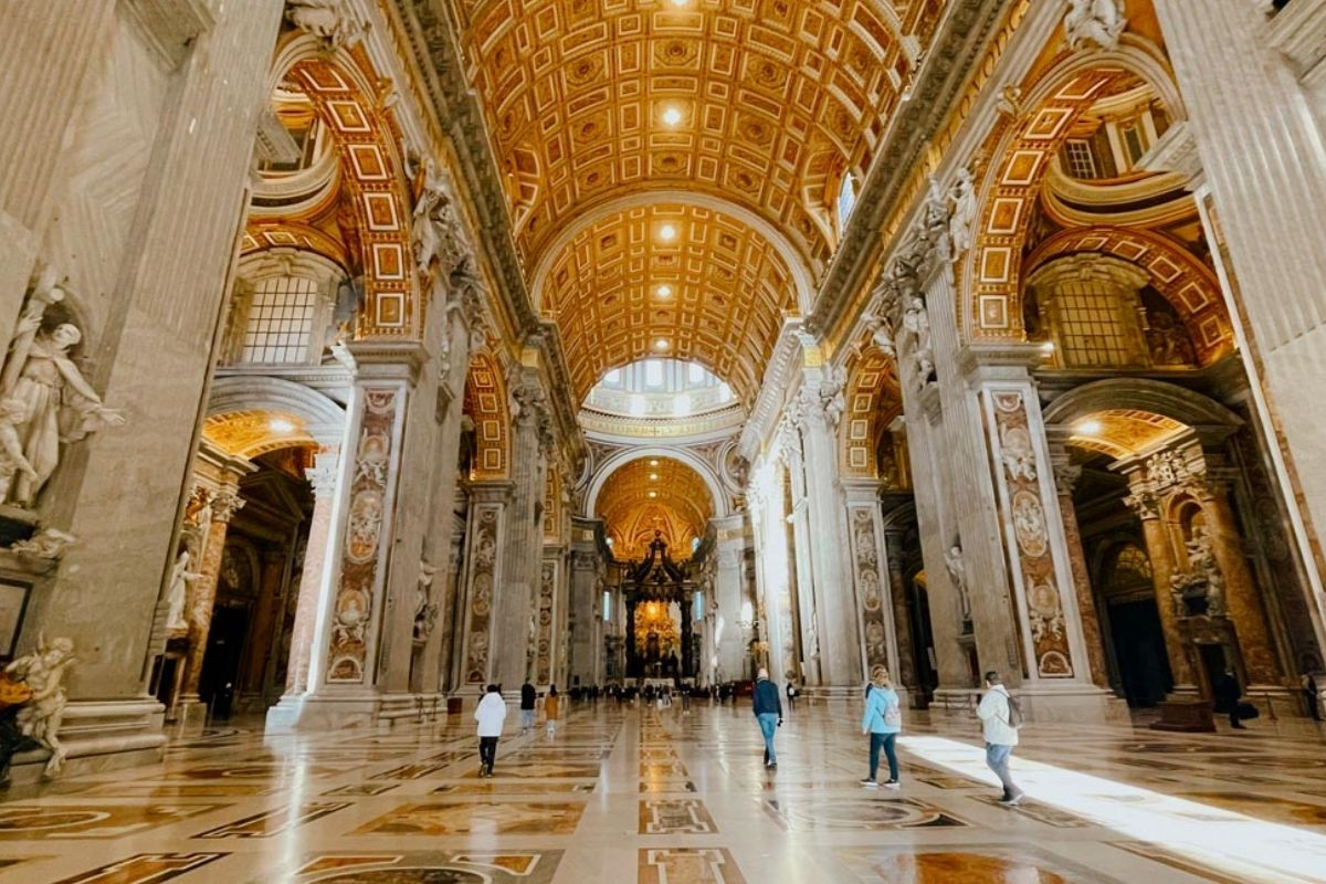 vatikan aziz petrus bazilikasinin catisina bistro acmayi planliyor 1