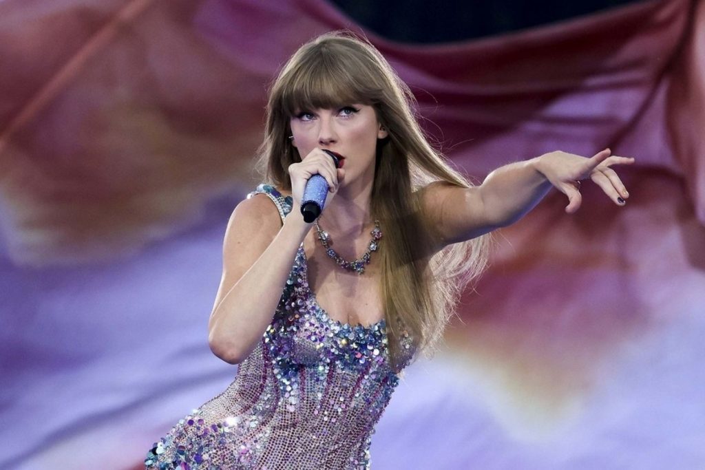 zirveden dusmek bilmeyen taylor swift paul mccartney ve michael jacksoni gecti nunTn98C