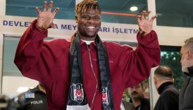 besiktas emmanuel agbadou ile 45 yillik anlasmaya vardi 9XMDCnOr