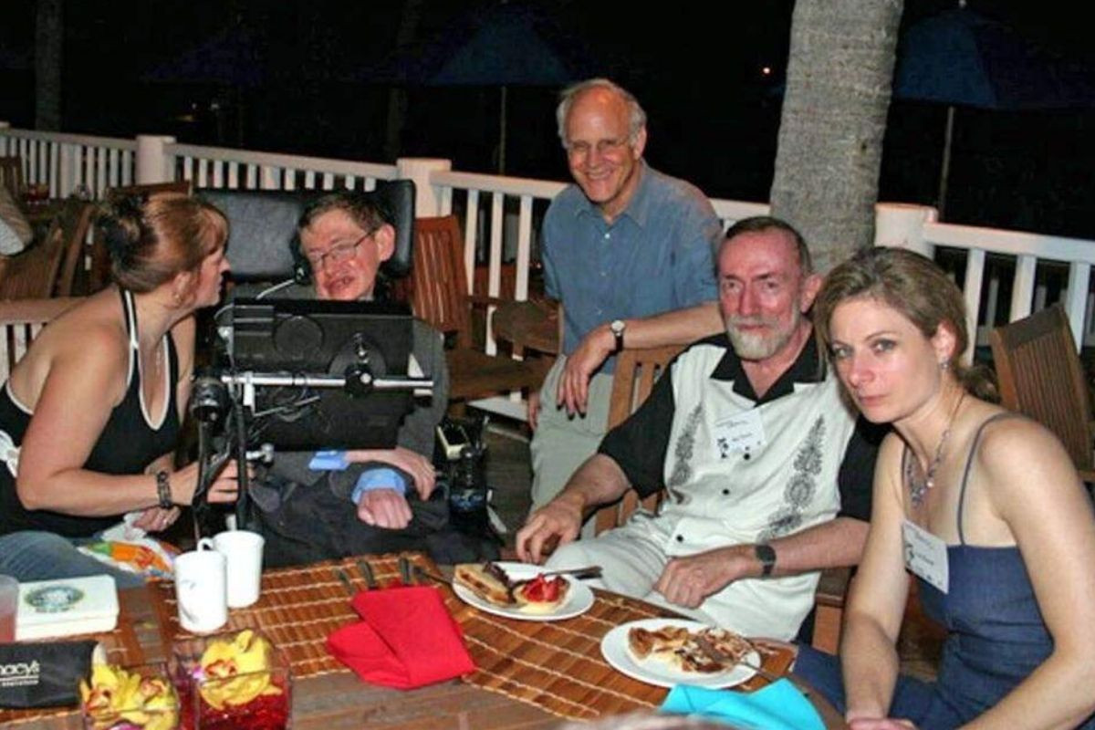 epstein dosyasindaki belgelerde adi 200den fazla gecen bilim insani hawkingin cinsel istismar iddialarina karismasi uOq1zgZP