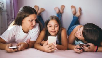 genclerin ruh sagligi alarm veriyor hukumetler sosyal medyada yas siniri ve denetimi sikilastiriyor lXUJZyDw