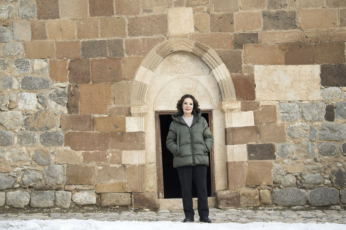 Hülya Koçyiğit Van’da Akdamar Adası’nı ziyaret etti 1 hulya kocyigit vanda akdamar adasini ziyaret etti 0 UNpuQl7m