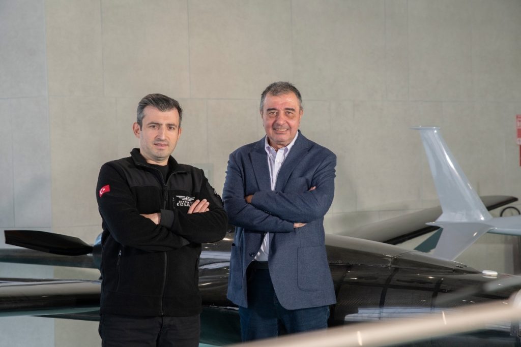 selcuk bayraktar bebeklerin olduruldugu dunyada hicbirimiz guvende degiliz BmS9xp98