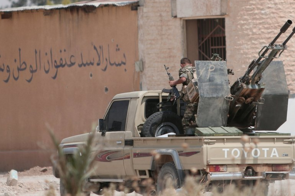 teror orgutu ypg isgal ettigi haseke ve kamislida sokaga cikma yasagi getirdi ekPiIfch