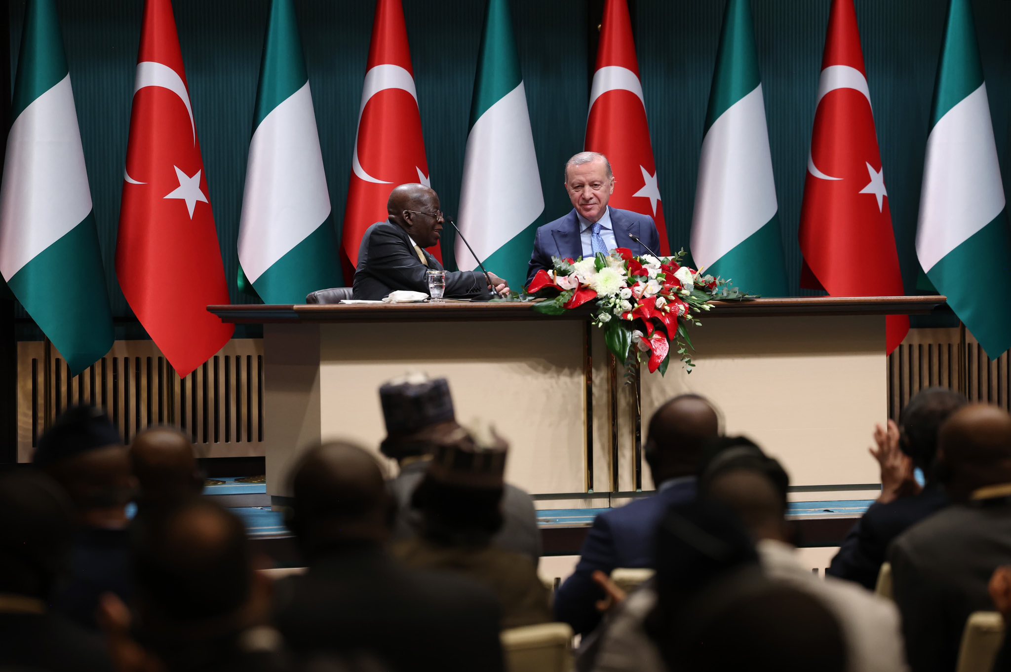 turkiyenin afrikadaki varligini hedef alan kukla teroristler turk sirketinin islettigi havalimanini basti turk mali BurjjWCa